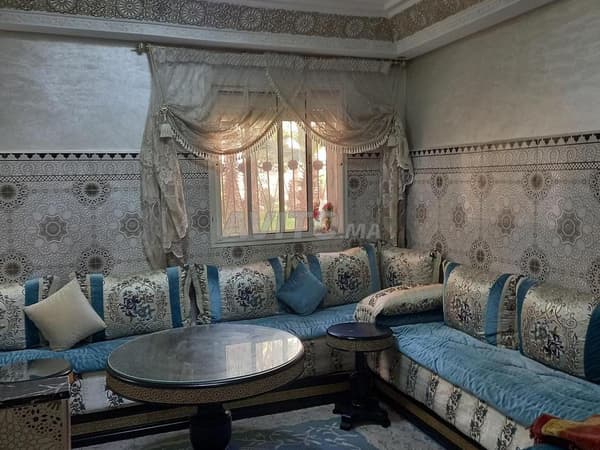شقة مجددة بالكامل للبيع في لامان عين السباع