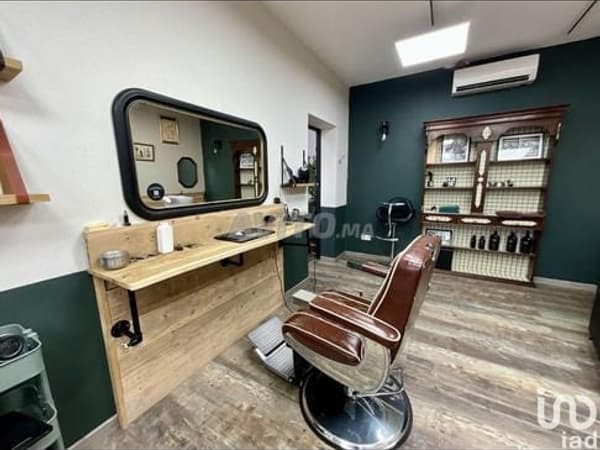 Salon de coiffure homme à vendre à Al Koulia