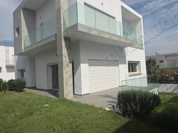 Villa de standing à vendre à Souissi, Rabat