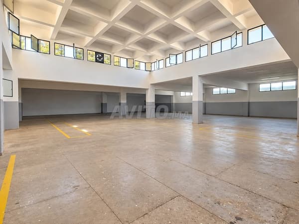 À louer local de 600 m² 1er étage Z.I Casablanca