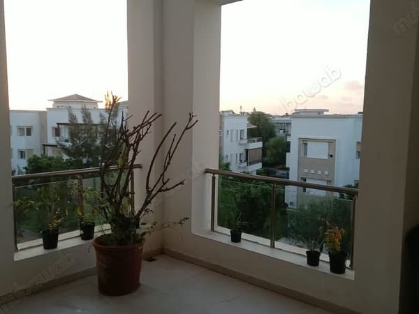 Superbe appartement à vendre à Ville Verte. 4 chambres. Tout confort avec cheminée et…