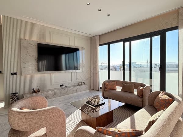 Superbe duplex jamais loué en location avec vue sur mer – Haut standing