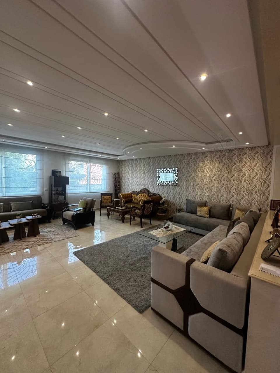Villa en bande en venta – 378 m² construidos – Jardín sin vistas – Uso comercial…