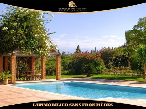 Möblierte Villa zum Verkauf an der Route d'Amizmiz, Marrakesch – 5 Hektar mit Pool und Aussicht…