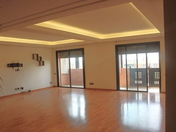 Large 3-bedroom duplex near Victor HUGO