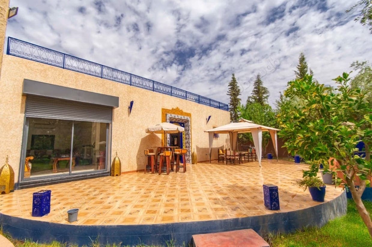 Villa for sale with a plot area of 2000 square metres, registered