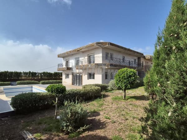 Ferme avec villa à vendre