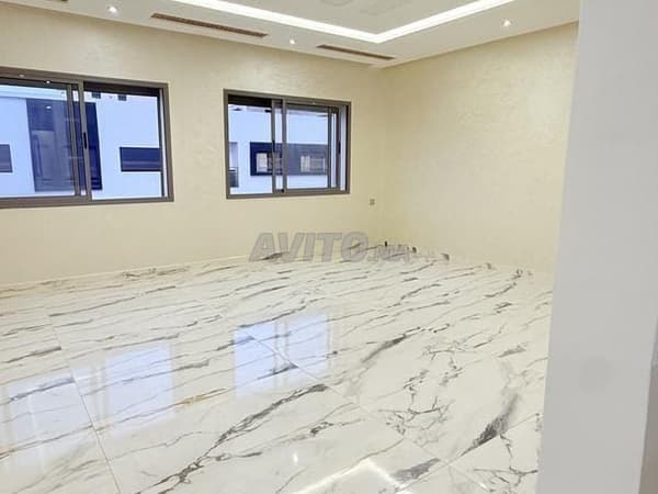 Étage de villa à vendre dans un quartier calme