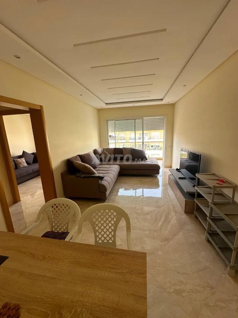 Appartement meublé à louer au mois, confortable