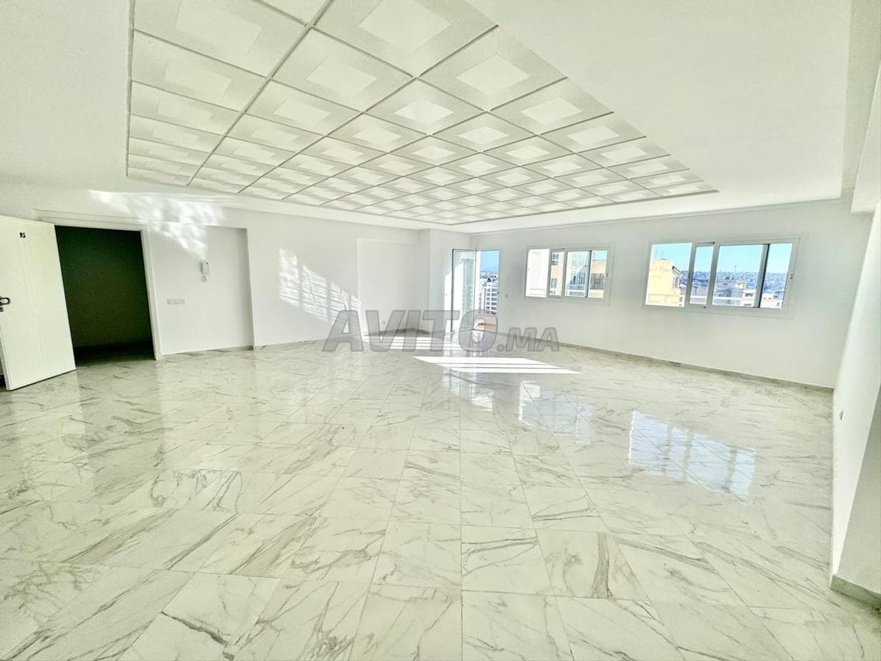 Office 76 m² to Rent – Administrative District