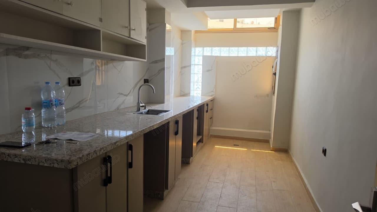 Mooi appartement te huur in Hassan City Centre. Oppervlakte 95 m². Portier