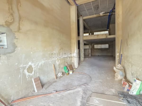 Local commercial de 271 m² à vendre Al Wifak