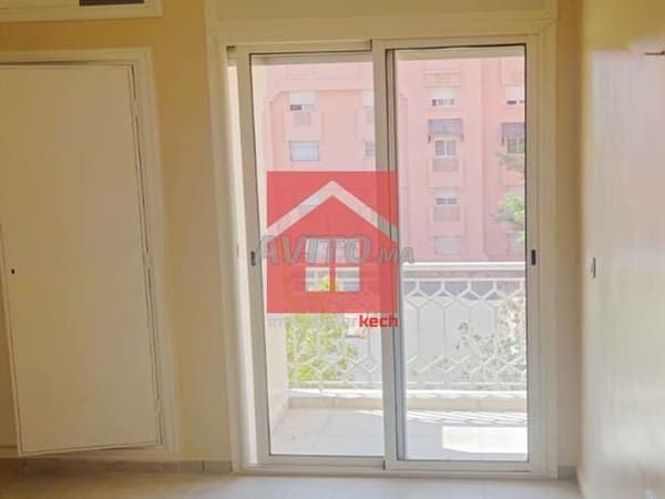 Appartement rénové de 3 chambres😍 avec balcon