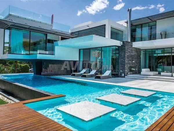 TRES JOLIE VILLA NEUVE