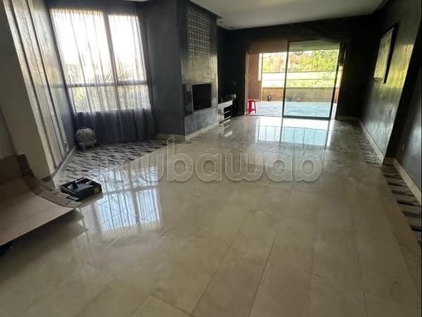 Appartement vide en location à ambre