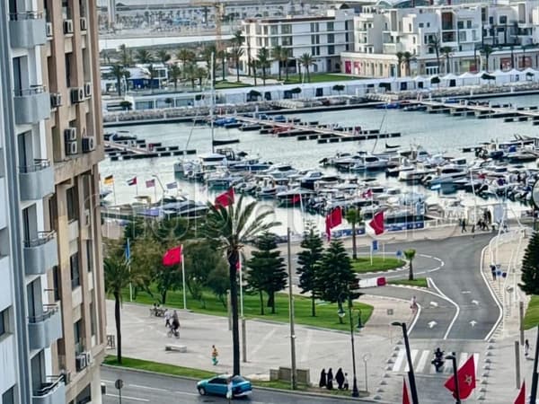 Nieuw gemeubileerd appartement te huur met uitzicht op de marina