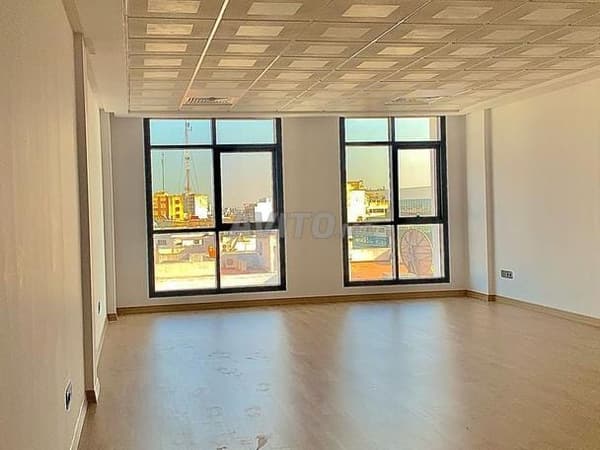 bureau neuf h stand a maarif Yaakoub Mansour