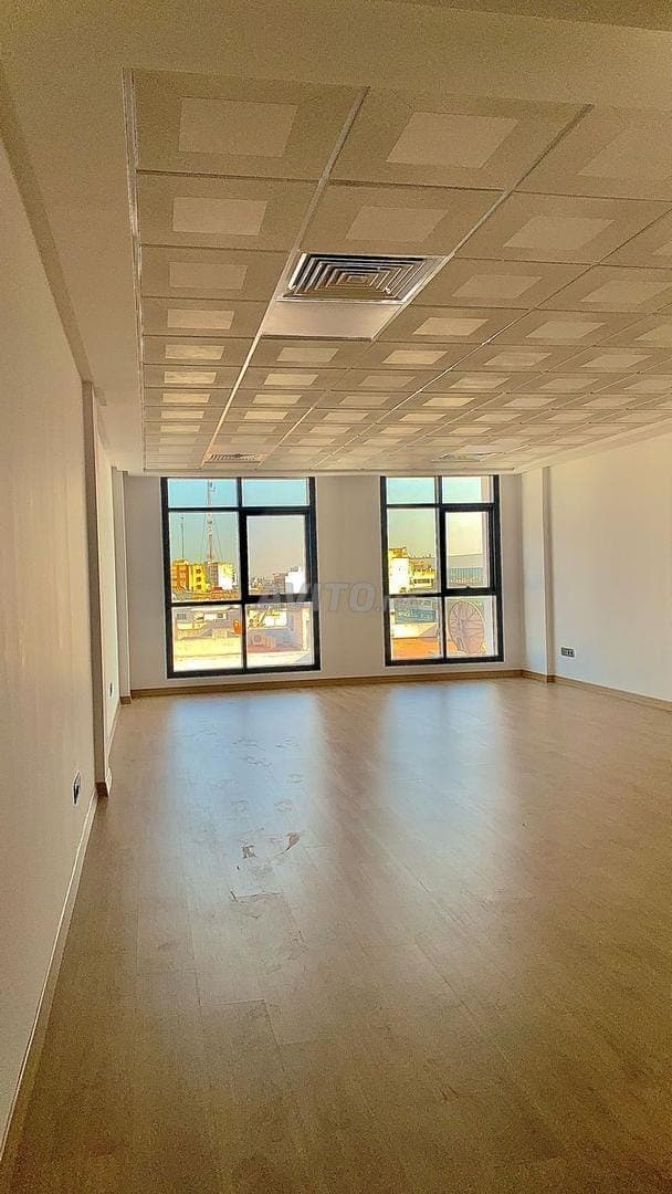 bureau neuf h stand a maarif Yaakoub Mansour