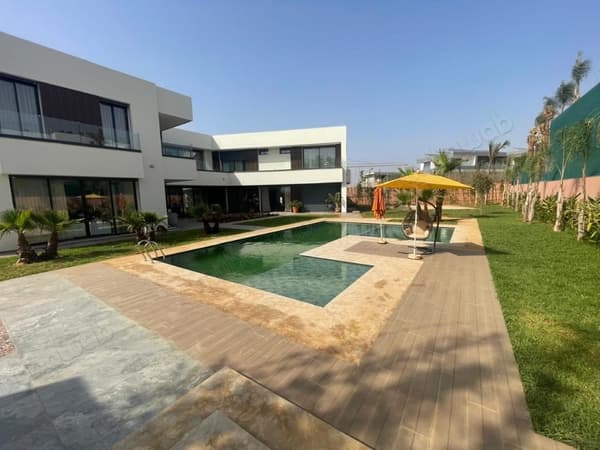 Villa moderne neuf a vendre a souissi