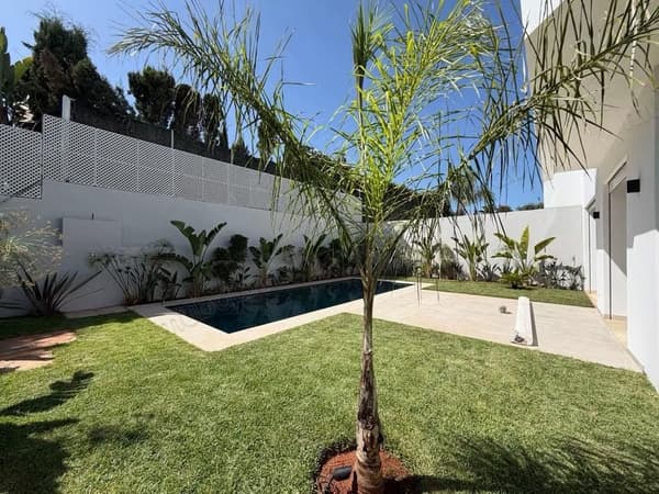 Beautiful villa for rent in Californie. 4 rooms
